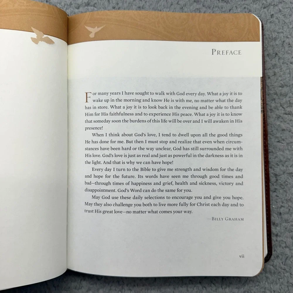 Billy Graham Hope for Each Day 365 Daily Devotional Large Deluxe 9780718075125